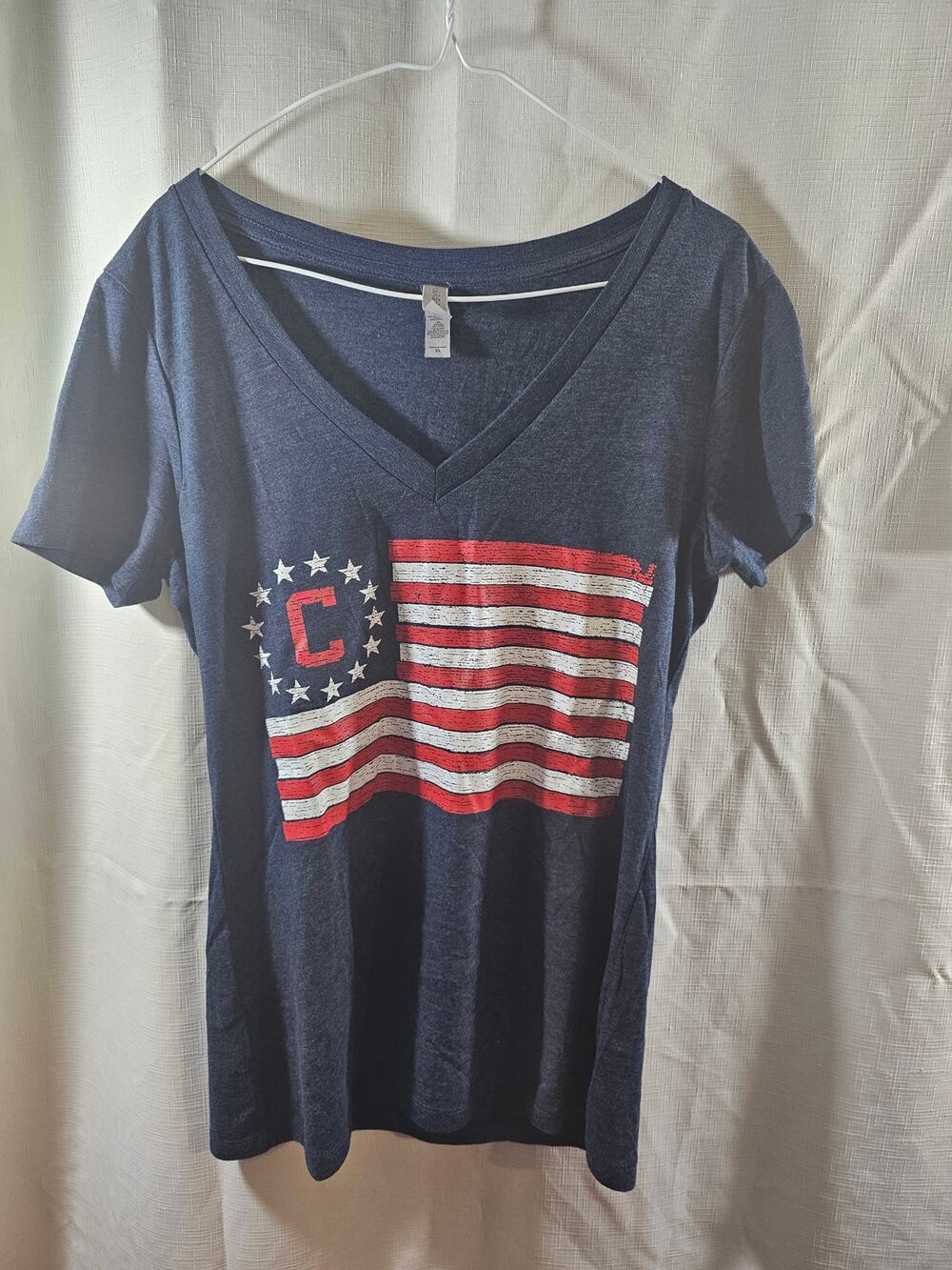 WOMEN'S NEXT LEVEL AMERICAN FLAG WITH "C" VNECK TSHIRT SZ XL